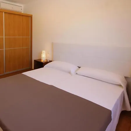 Mit Pool, Garten, Terrasse Und Grill Apartment *