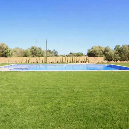Apartment Mit Pool, Garten, Terrasse Und Grill *